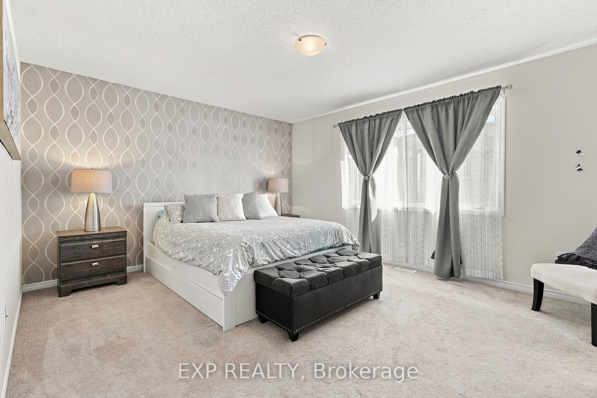 Photo 13 of 7720 Shadbush Lane, Niagara Falls, Brown — HOMEH