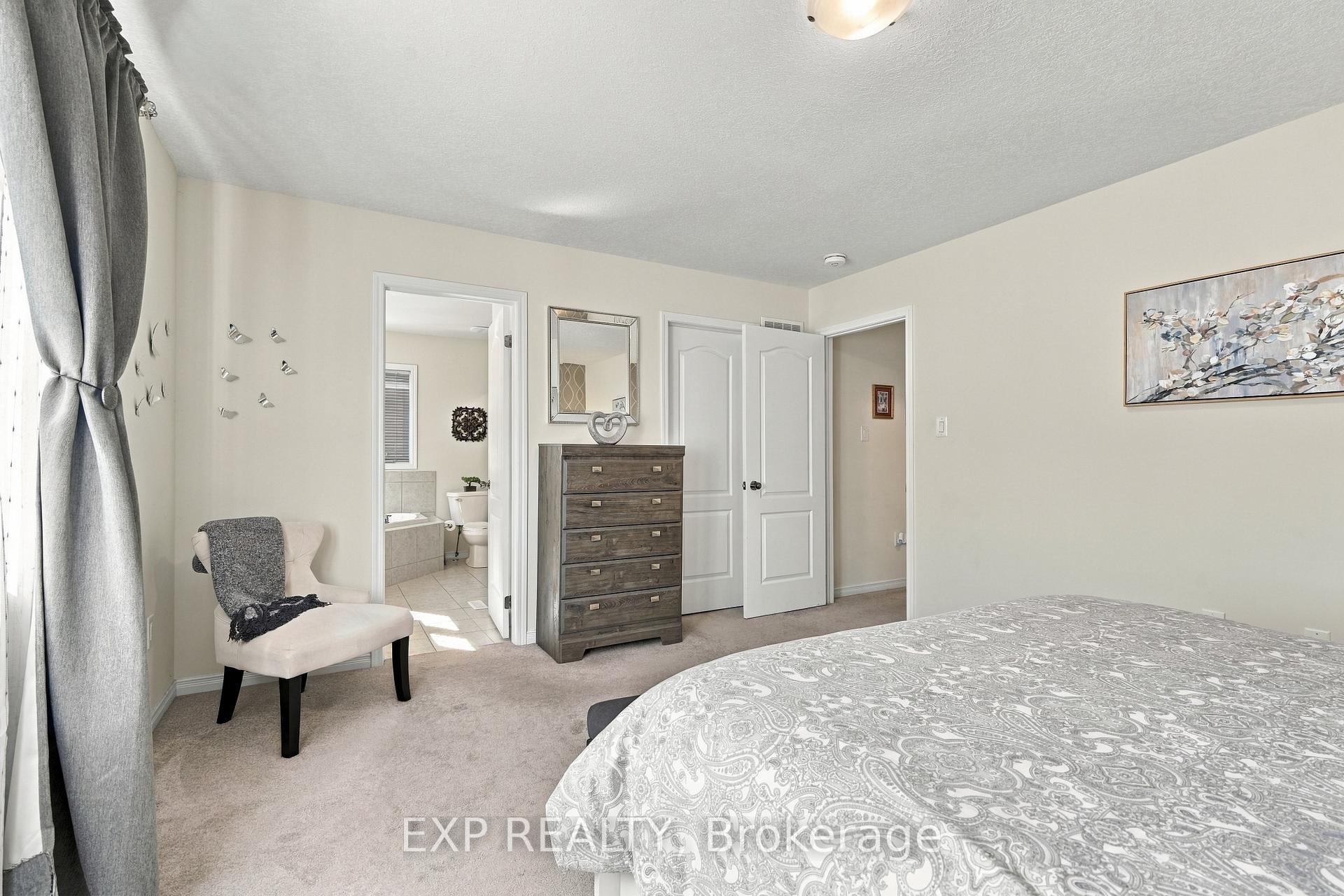 Photo 14 of 7720 Shadbush Lane, Niagara Falls, Brown — HOMEH