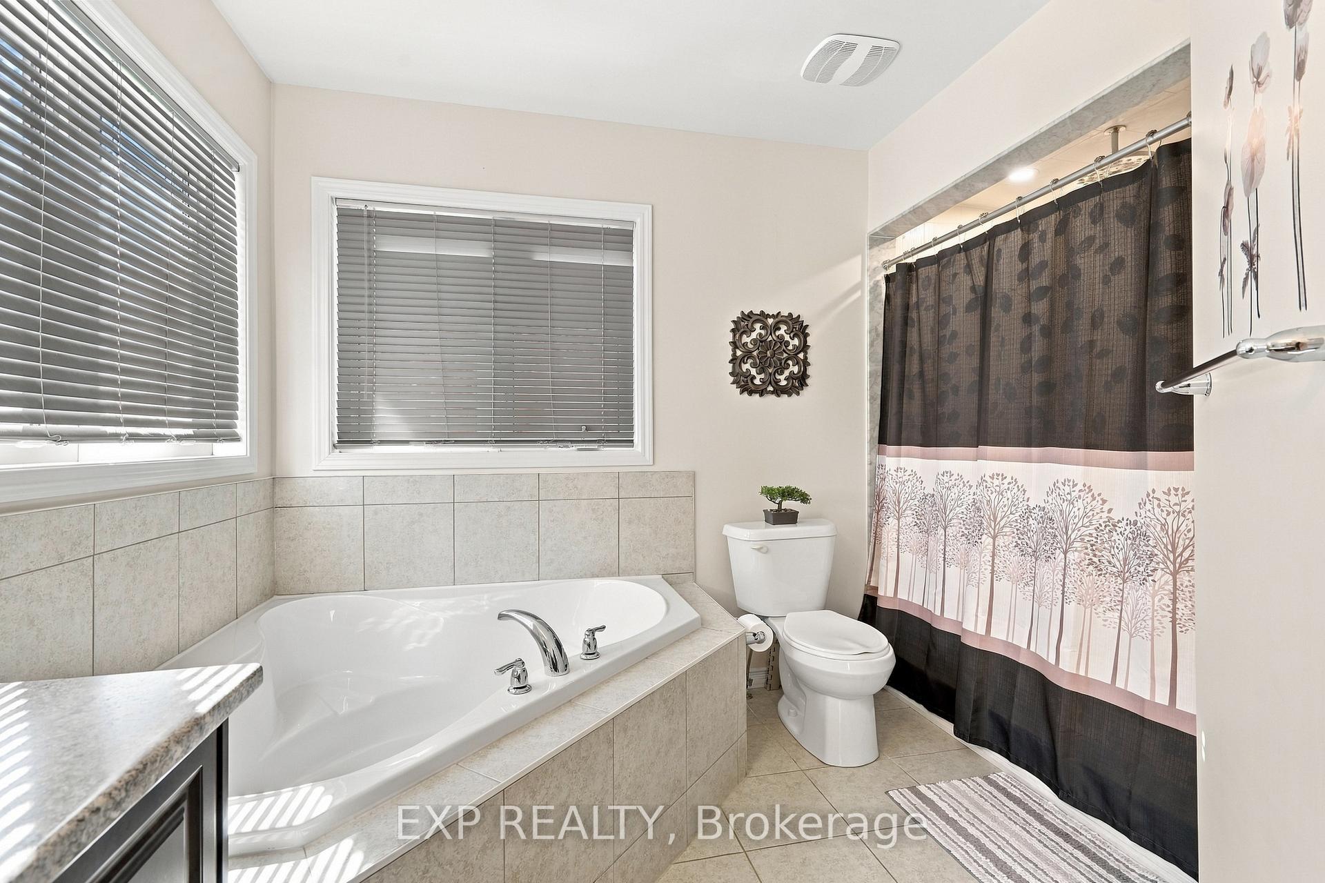 Photo 15 of 7720 Shadbush Lane, Niagara Falls, Brown — HOMEH