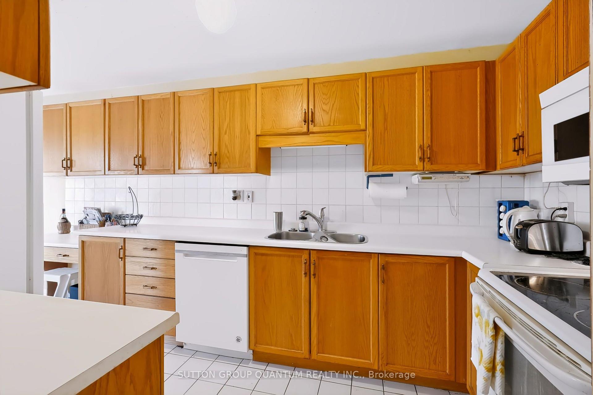 Photo 6 of Unit 71, 2205 South Millway, Mississauga, Erin Mills — HOMEH