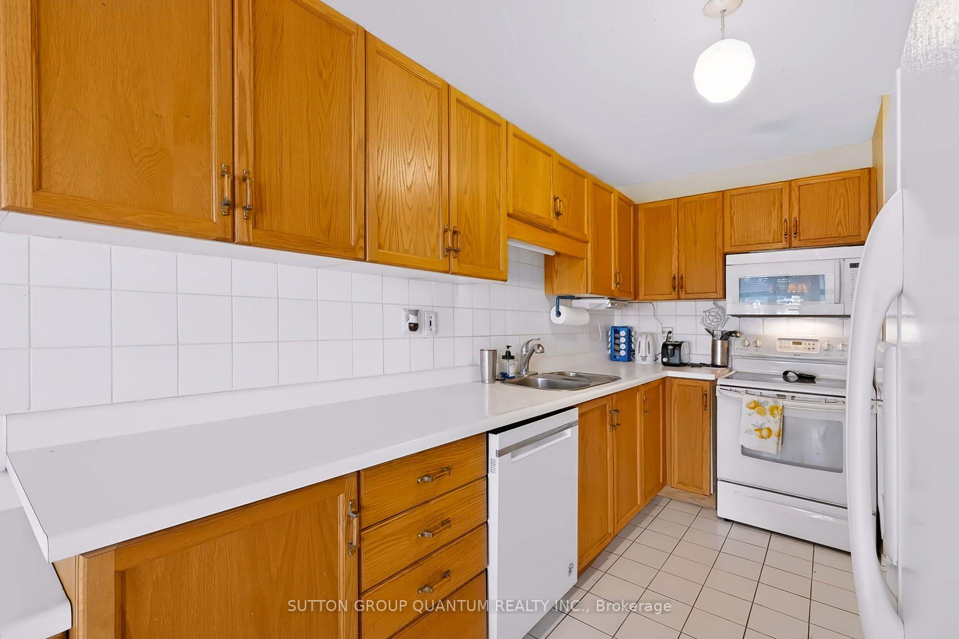 Photo 8 of Unit 71, 2205 South Millway, Mississauga, Erin Mills — HOMEH