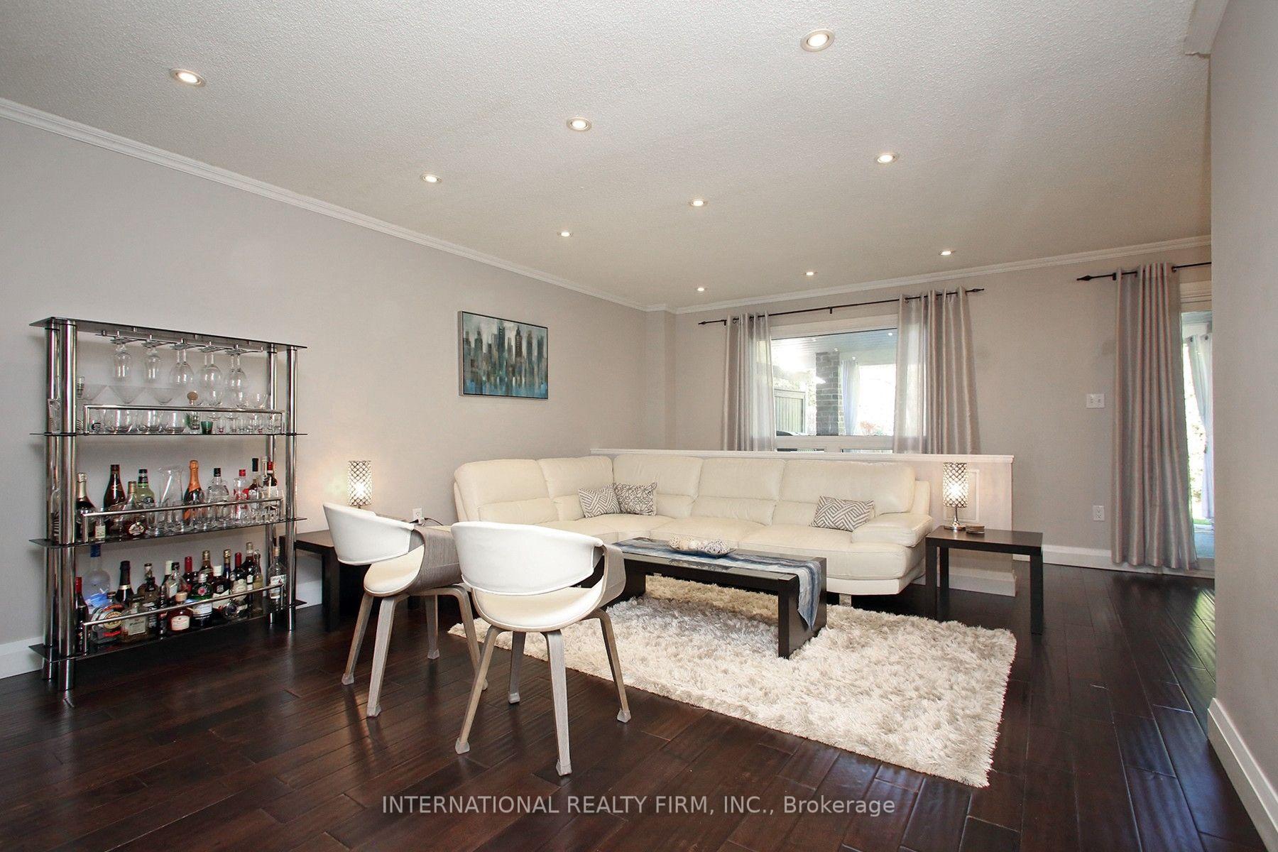 Photo 9 of 1876 Bicroft Court, Pickering, Liverpool — HOMEH