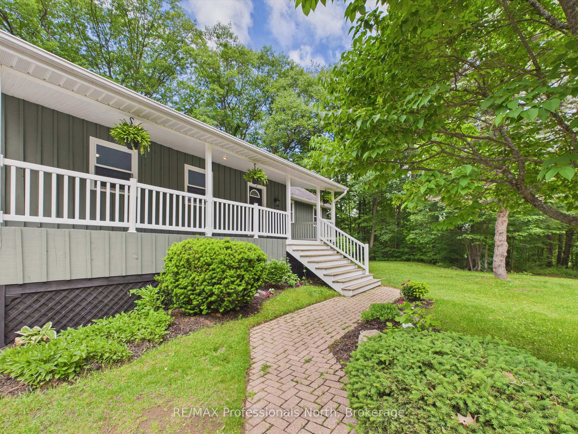 Photo 2 of 1130 Cedar Lane, Bracebridge, Macaulay — HOMEH