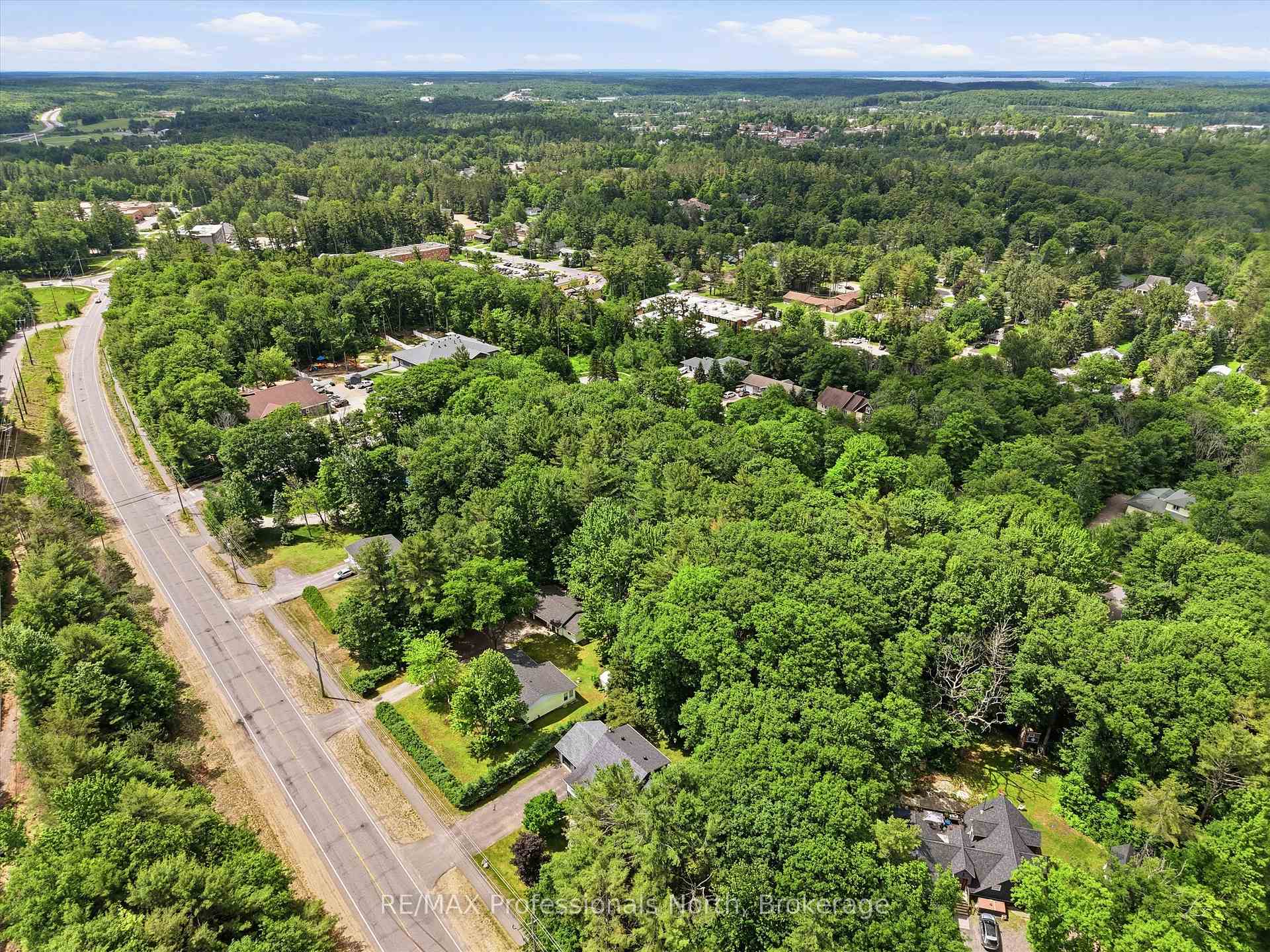 Photo 35 of 1130 Cedar Lane, Bracebridge, Macaulay — HOMEH