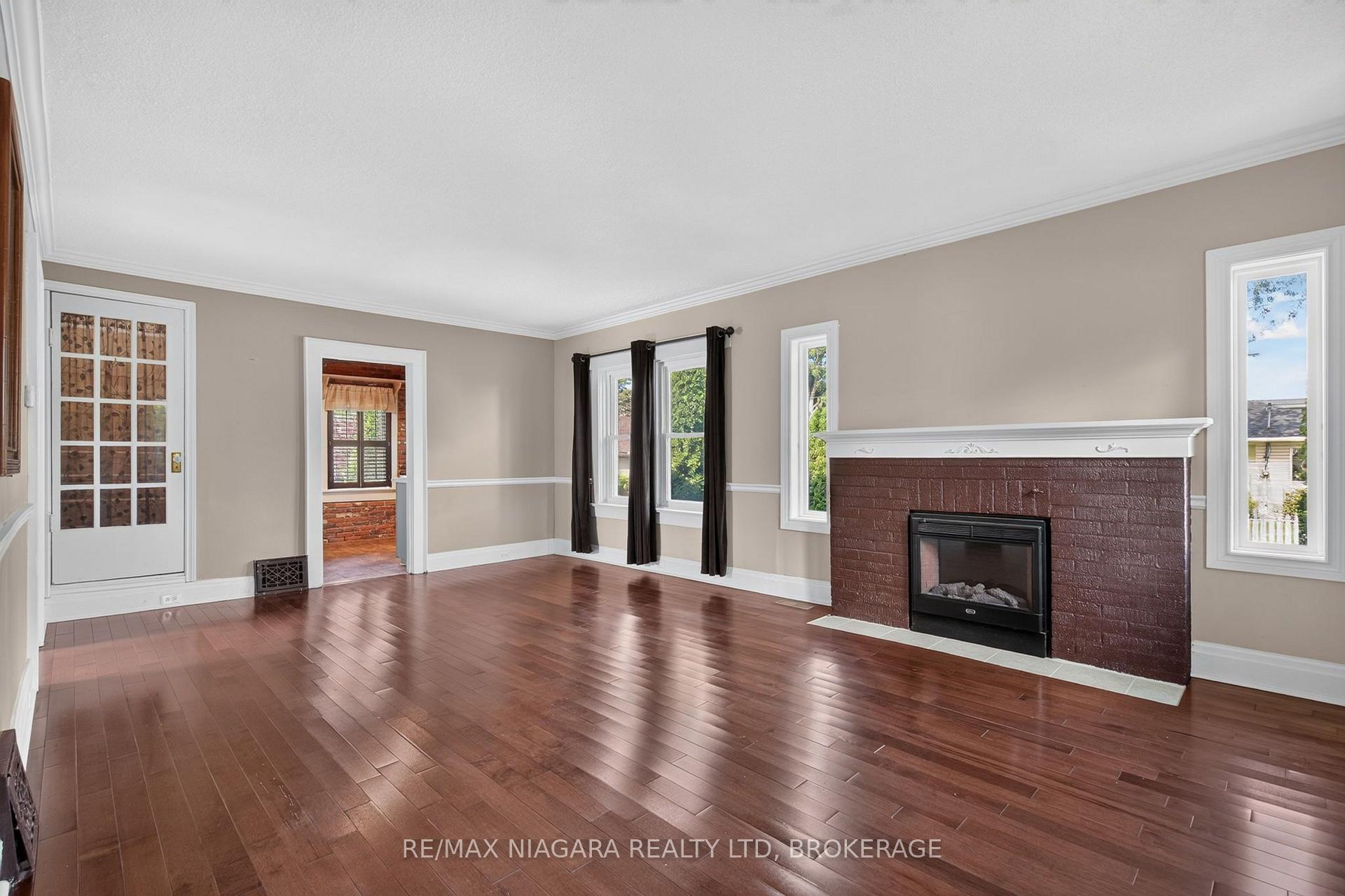 Photo 9 of 5657 Prince Edward Avenue, Niagara Falls, Hospital — HOMEH