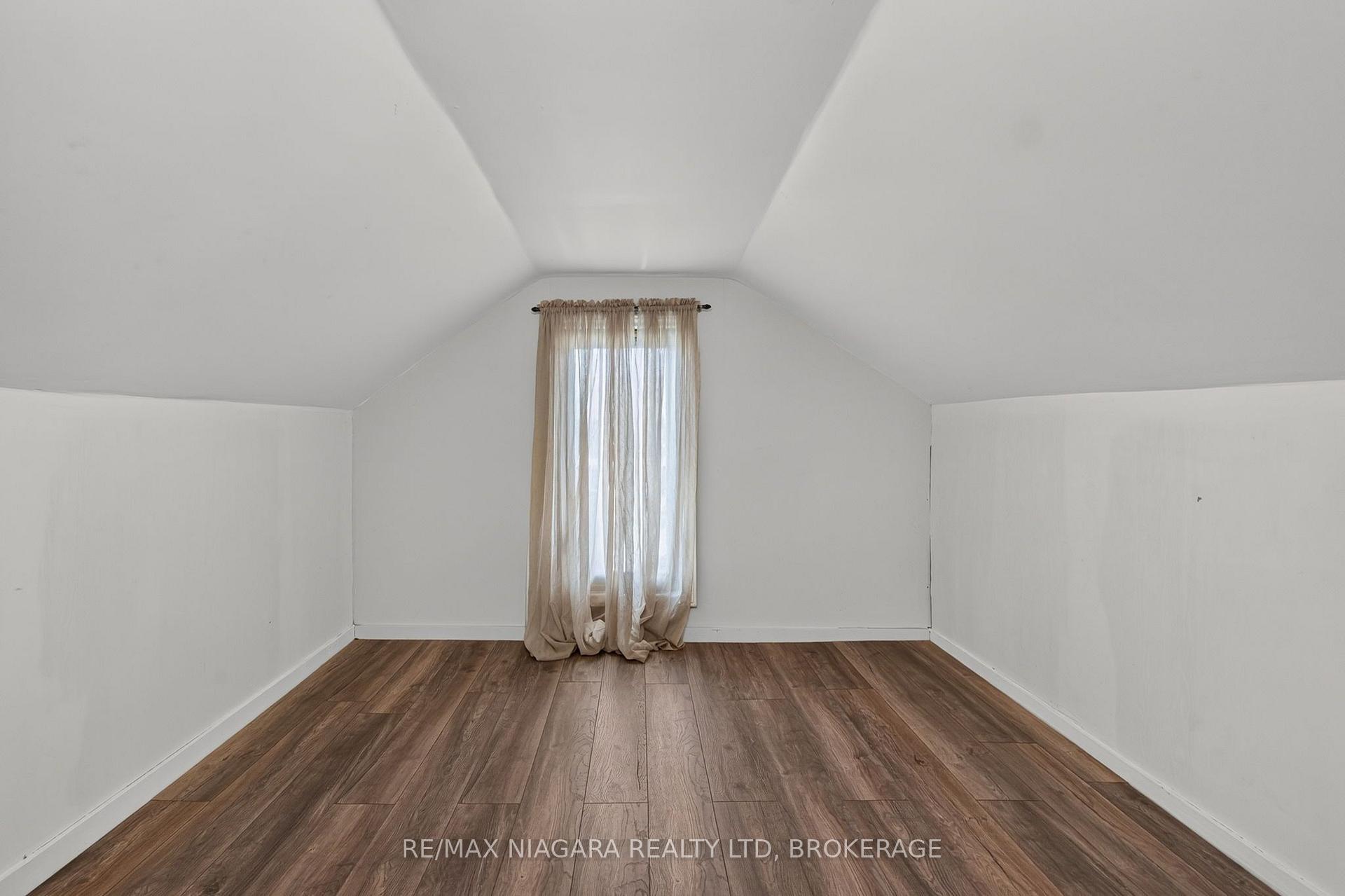 Photo 25 of 5657 Prince Edward Avenue, Niagara Falls, Hospital — HOMEH