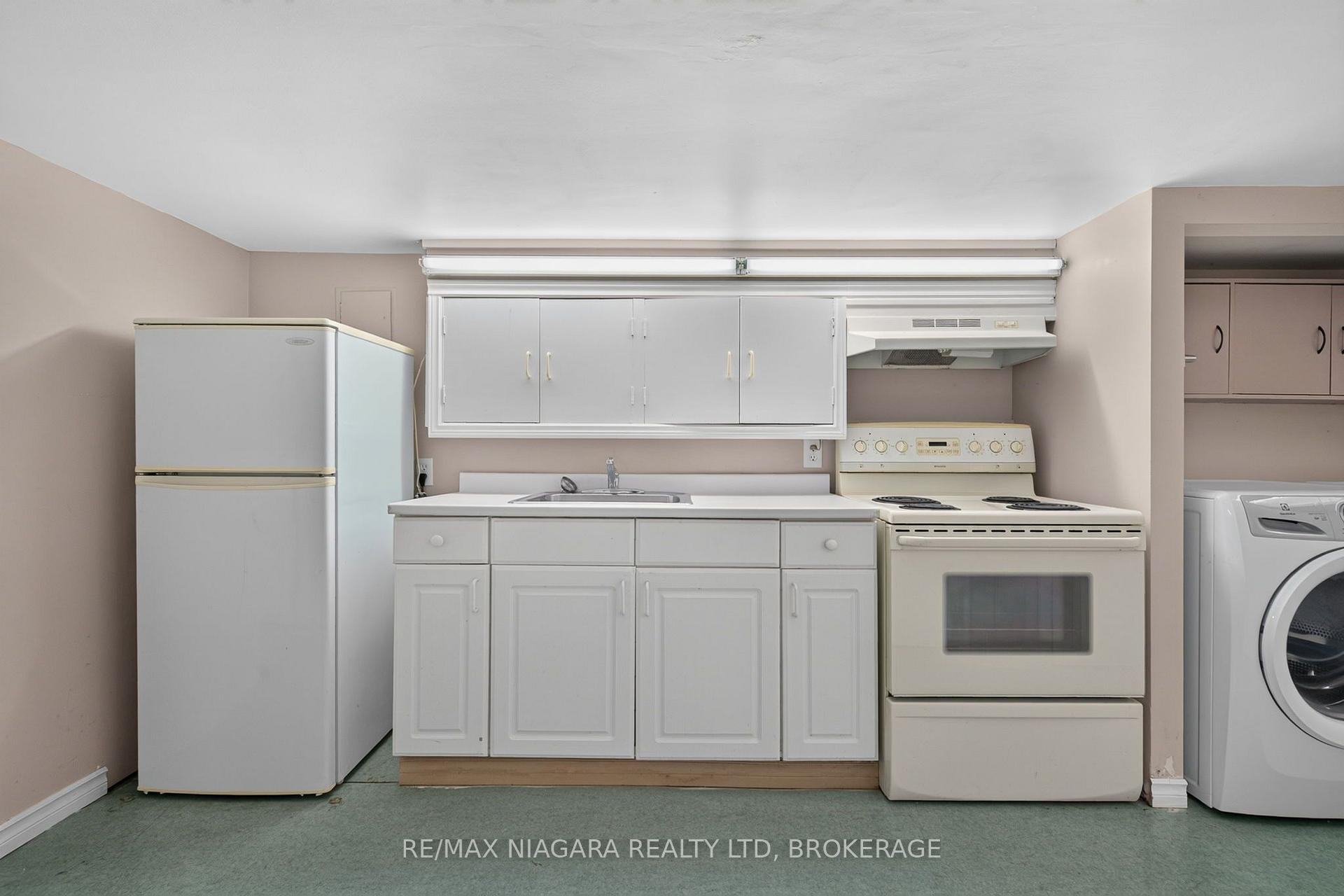Photo 33 of 5657 Prince Edward Avenue, Niagara Falls, Hospital — HOMEH