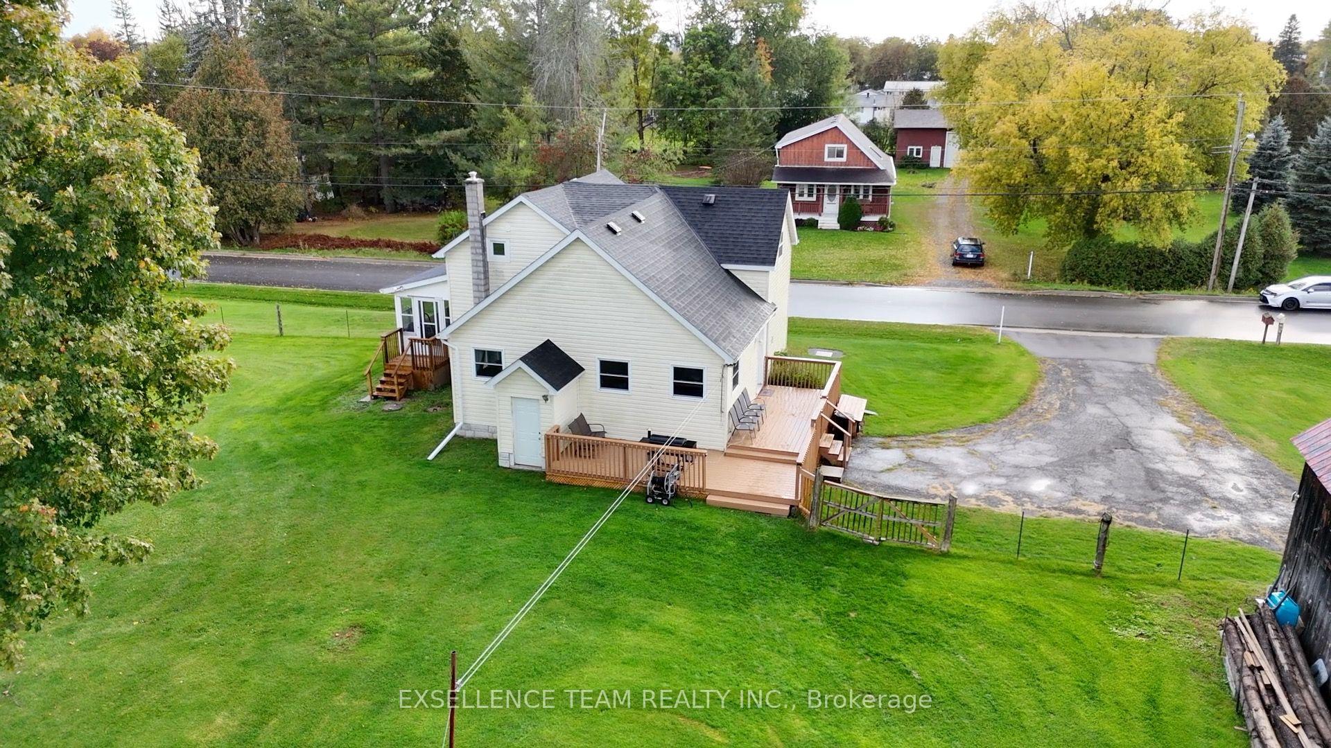Photo 2 of 7 Mary Street, Edwardsburgh/Cardinal, Edwardsburgh/Cardinal Twp — HOMEH