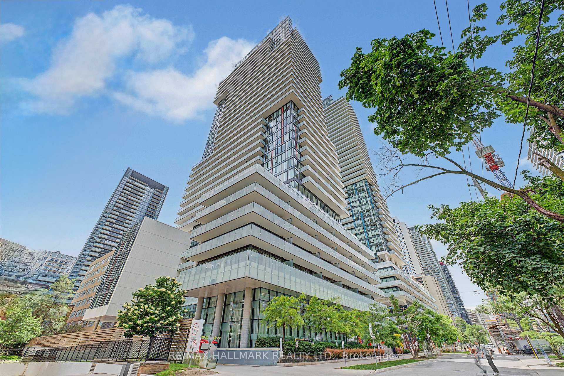 Photo 3 of Unit PH 2, 185 Roehampton Avenue, Toronto, Mount Pleasant West — HOMEH