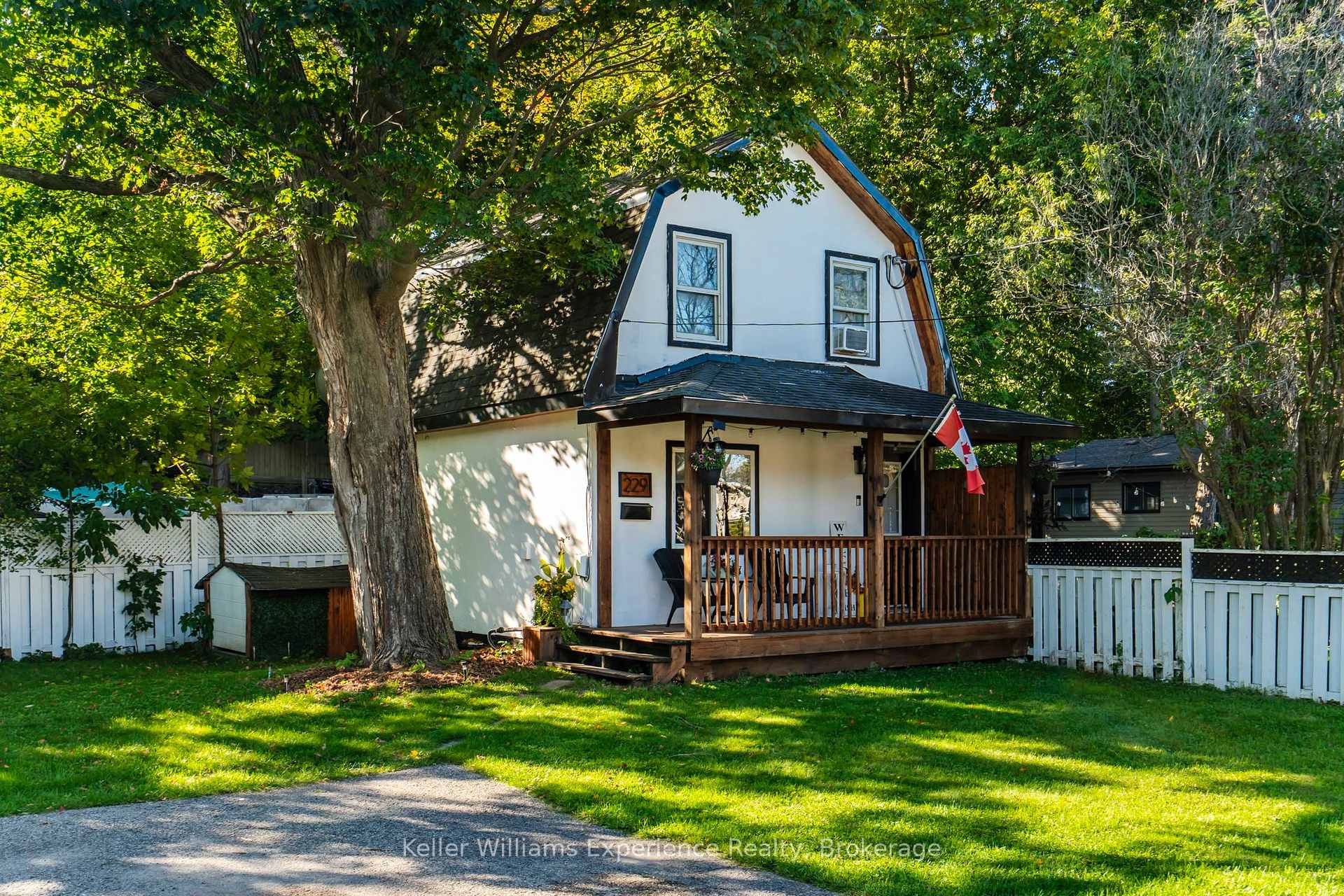 Photo 2 of 229 Donalda Street, Midland — HOMEH