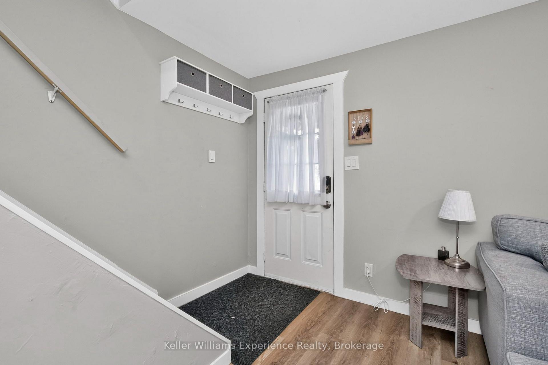 Photo 6 of 229 Donalda Street, Midland — HOMEH