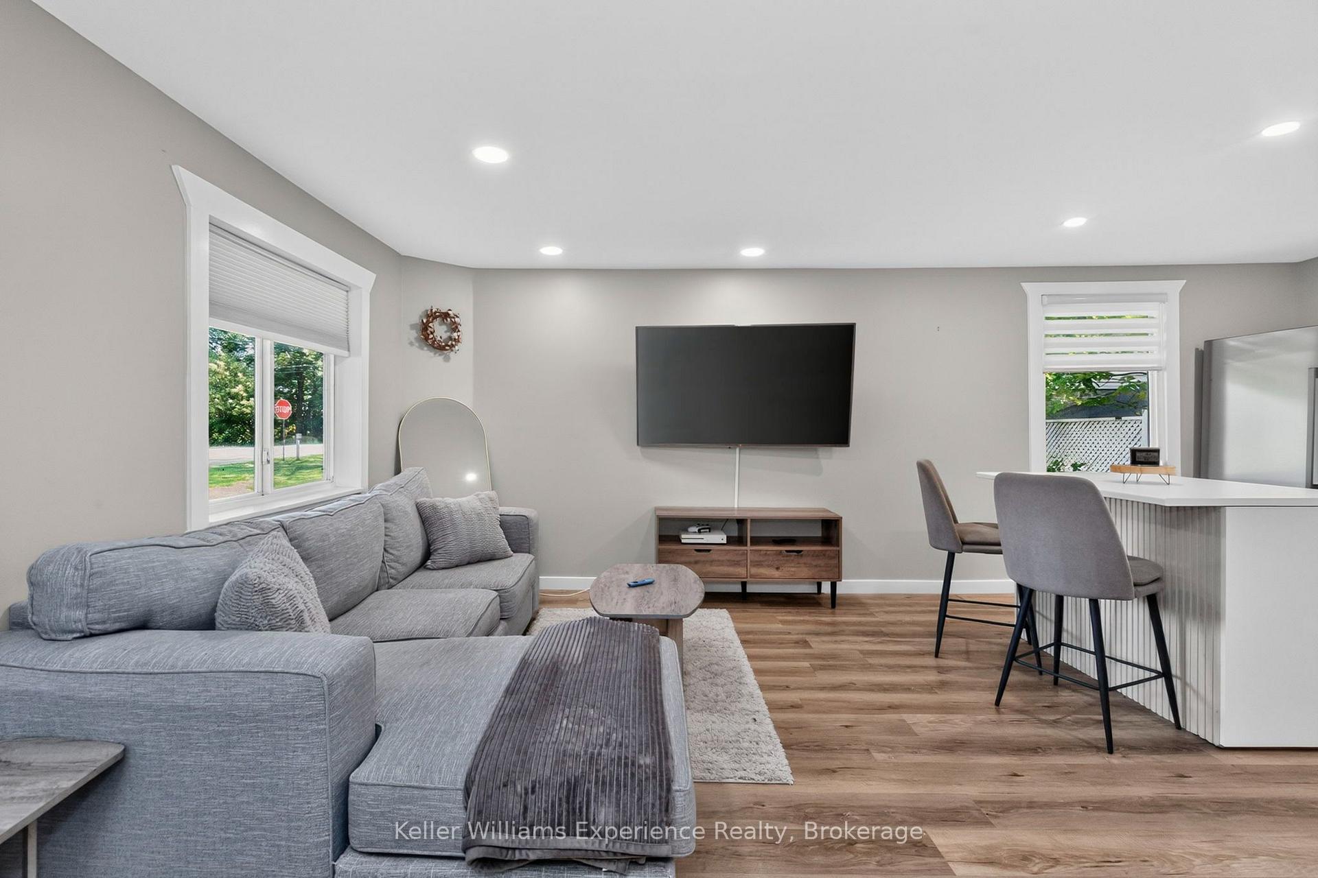 Photo 9 of 229 Donalda Street, Midland — HOMEH
