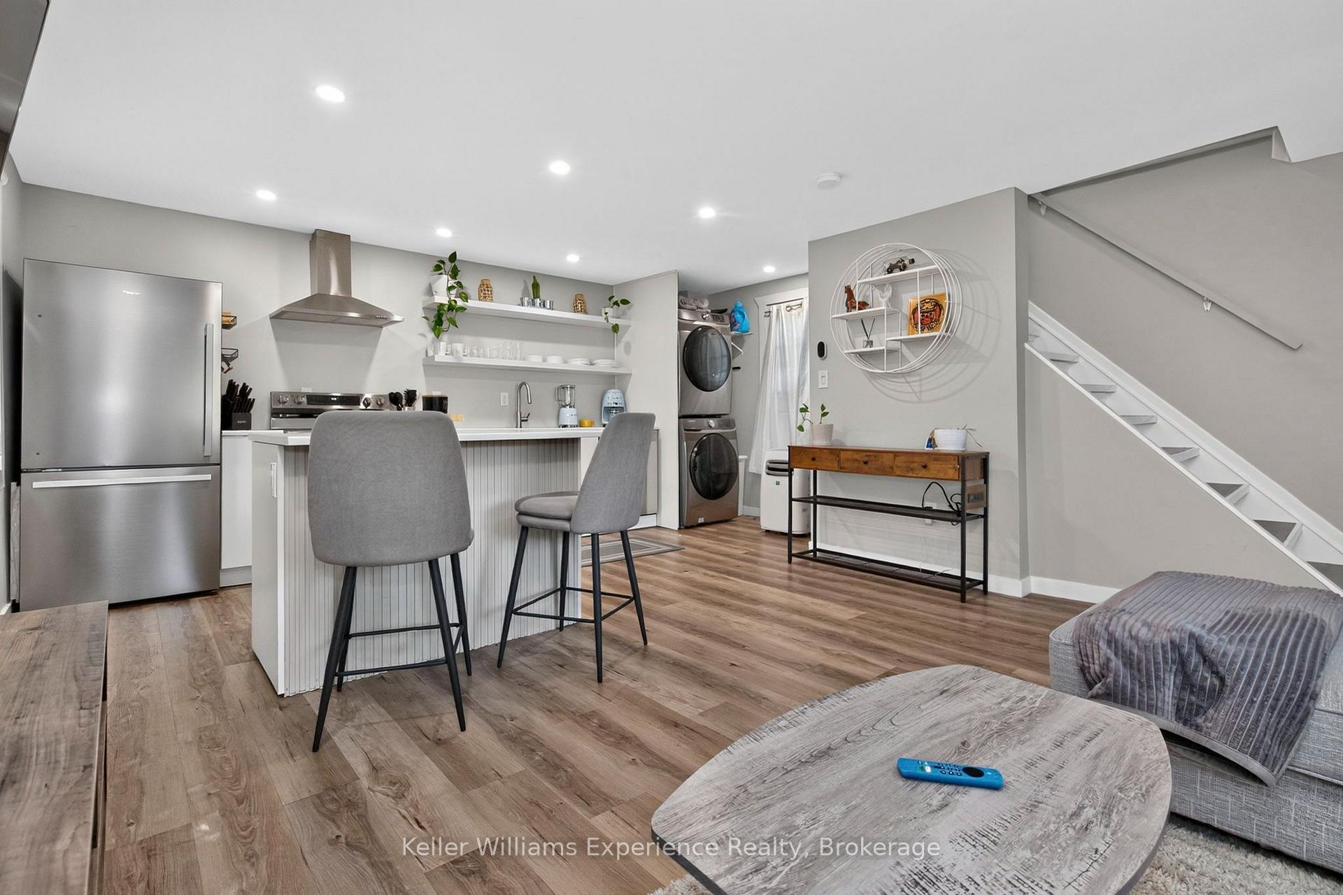 Photo 12 of 229 Donalda Street, Midland — HOMEH