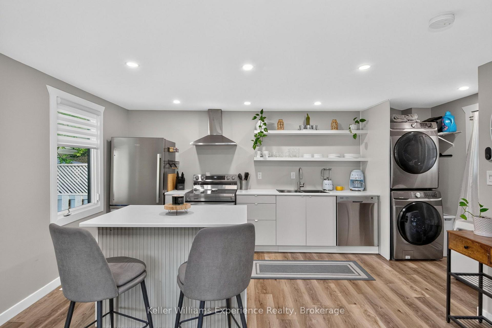 Photo 13 of 229 Donalda Street, Midland — HOMEH