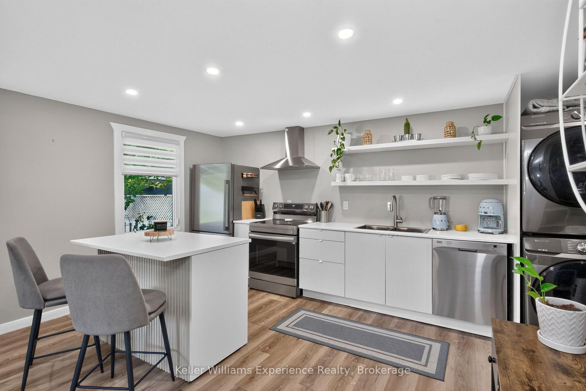 Photo 14 of 229 Donalda Street, Midland — HOMEH