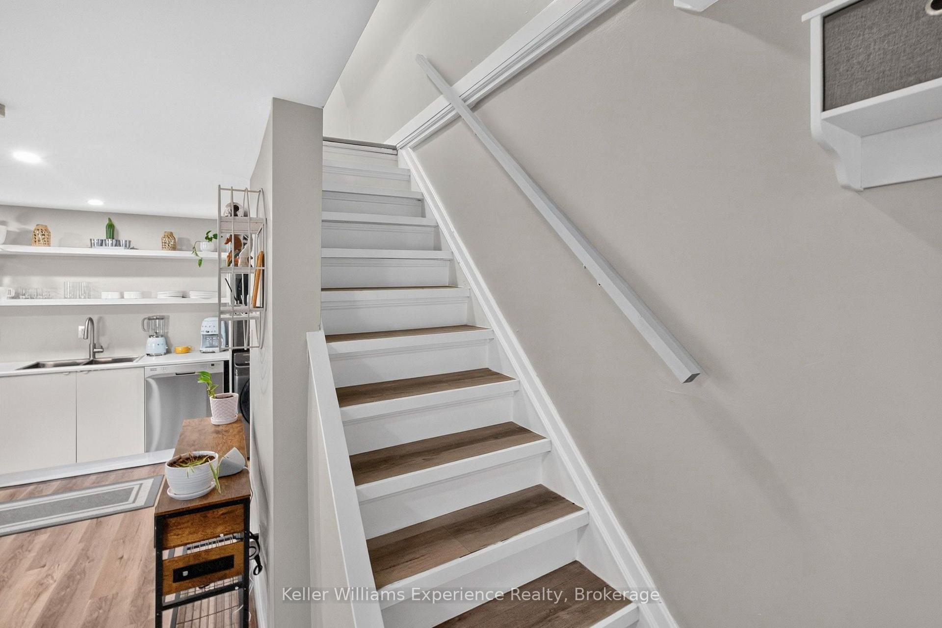 Photo 17 of 229 Donalda Street, Midland — HOMEH