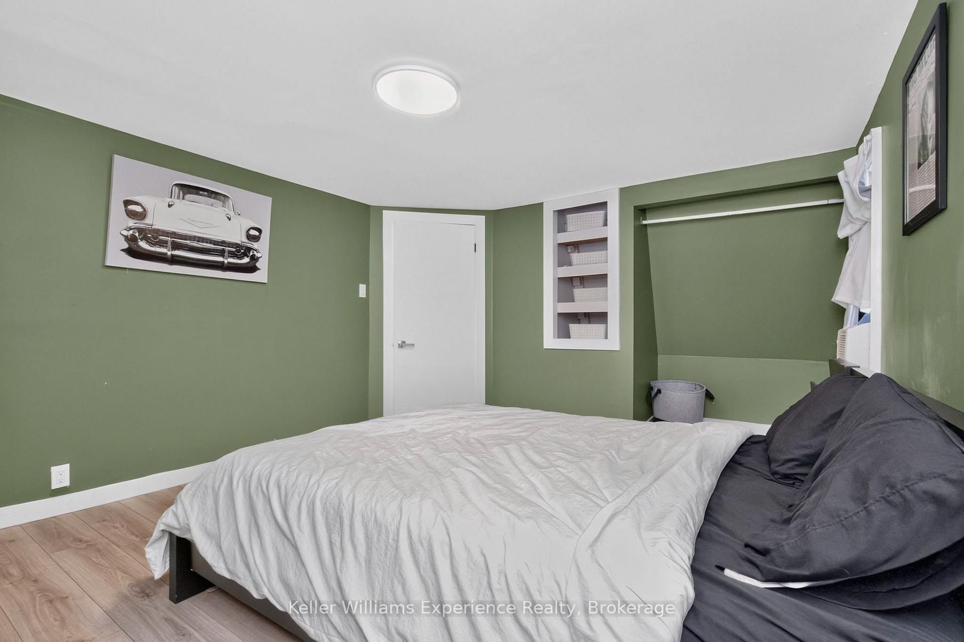 Photo 20 of 229 Donalda Street, Midland — HOMEH