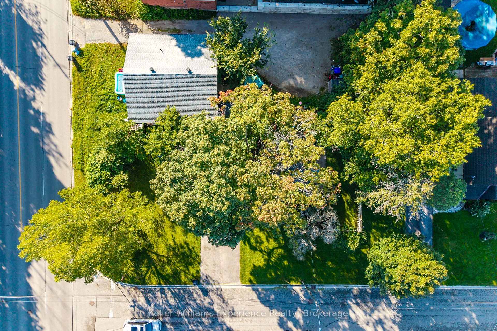 Photo 32 of 229 Donalda Street, Midland — HOMEH
