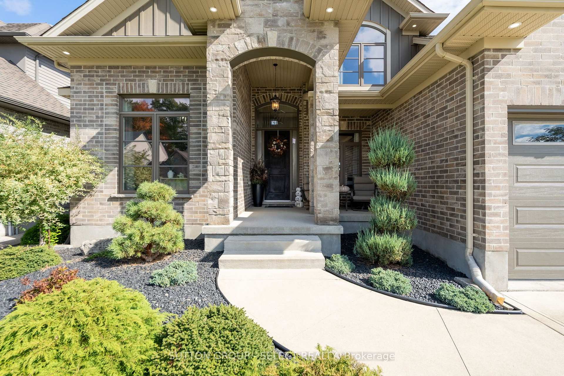 Photo 2 of 1042 Melsetter Way, London, North S — HOMEH