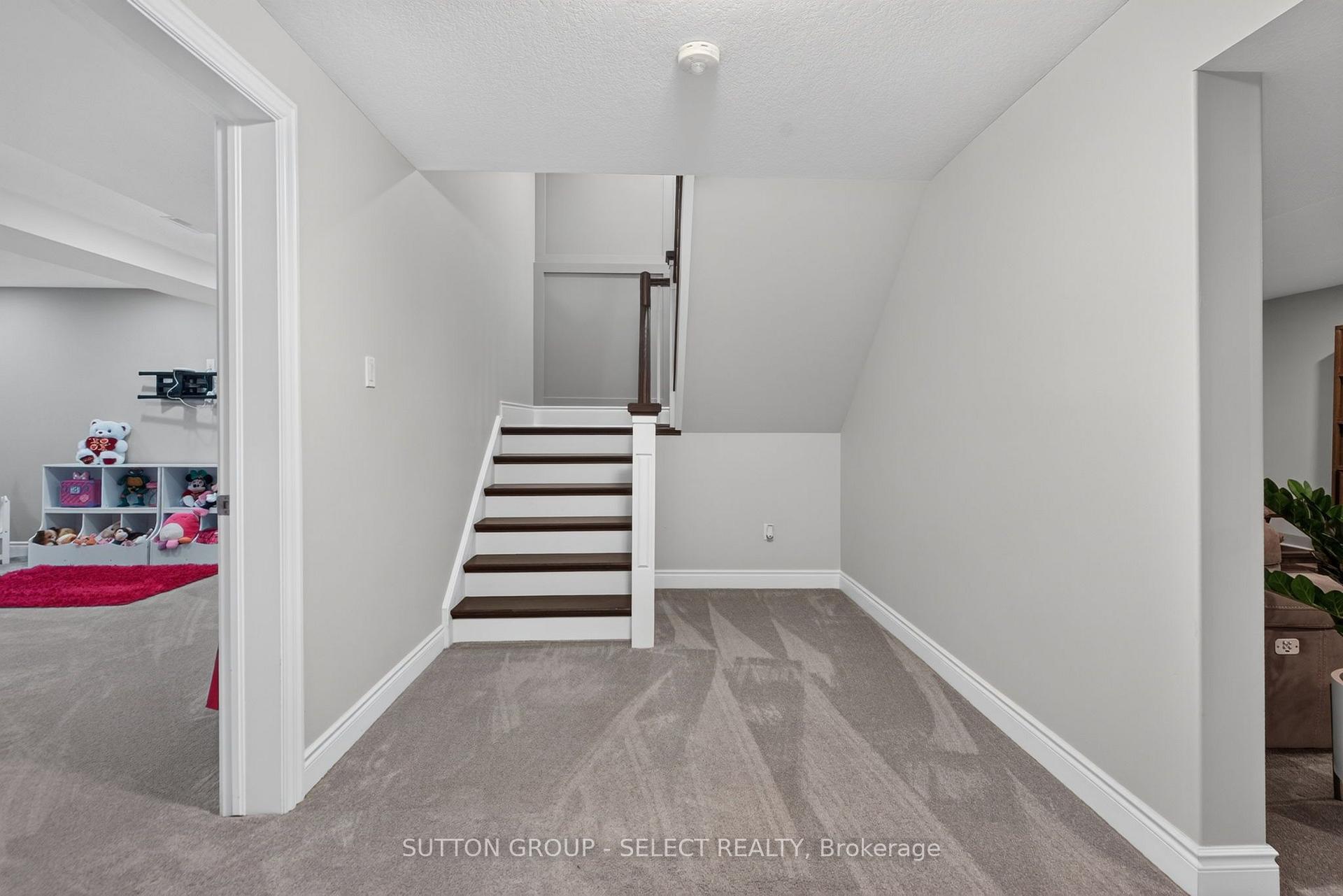 Photo 30 of 1042 Melsetter Way, London, North S — HOMEH