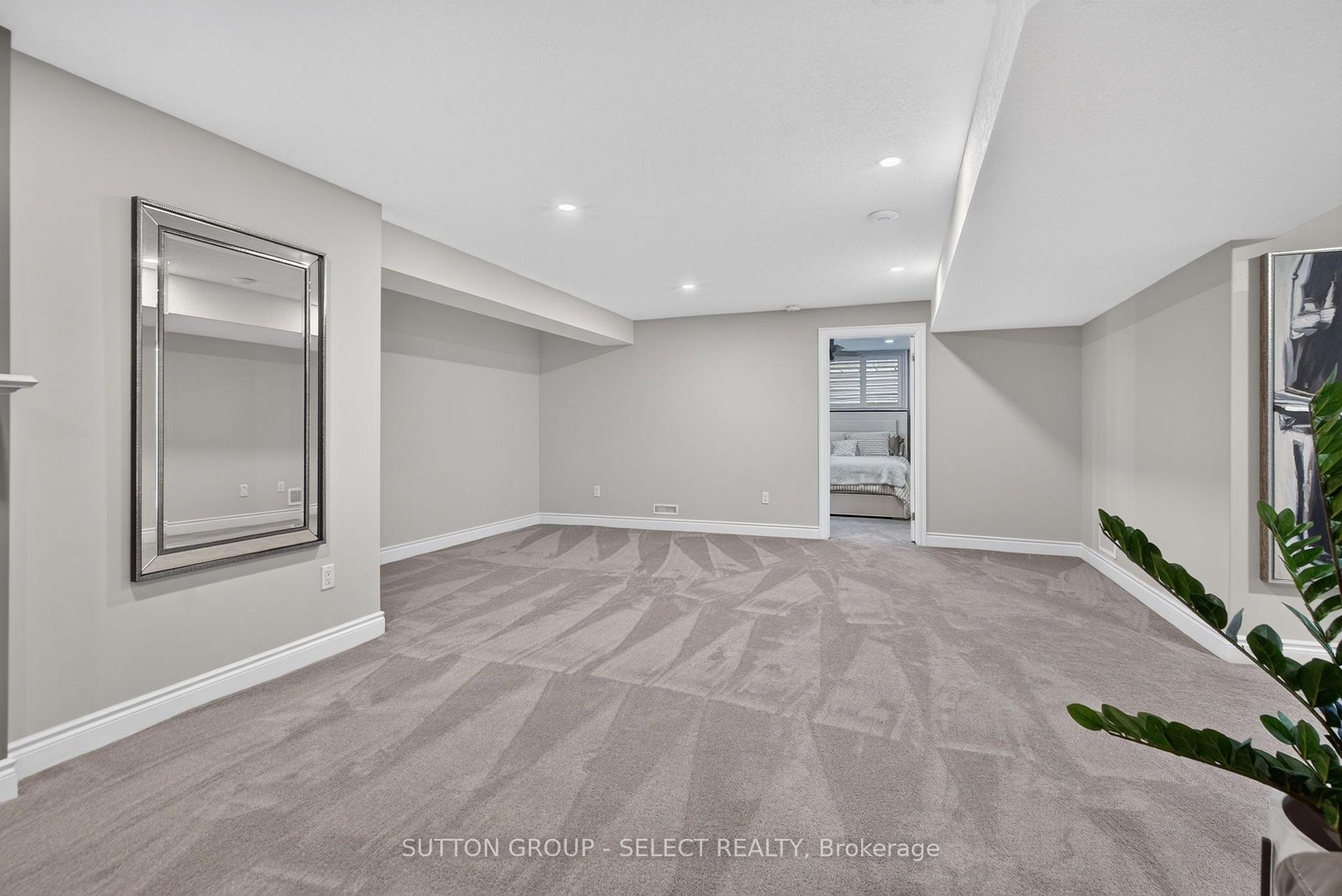 Photo 33 of 1042 Melsetter Way, London, North S — HOMEH