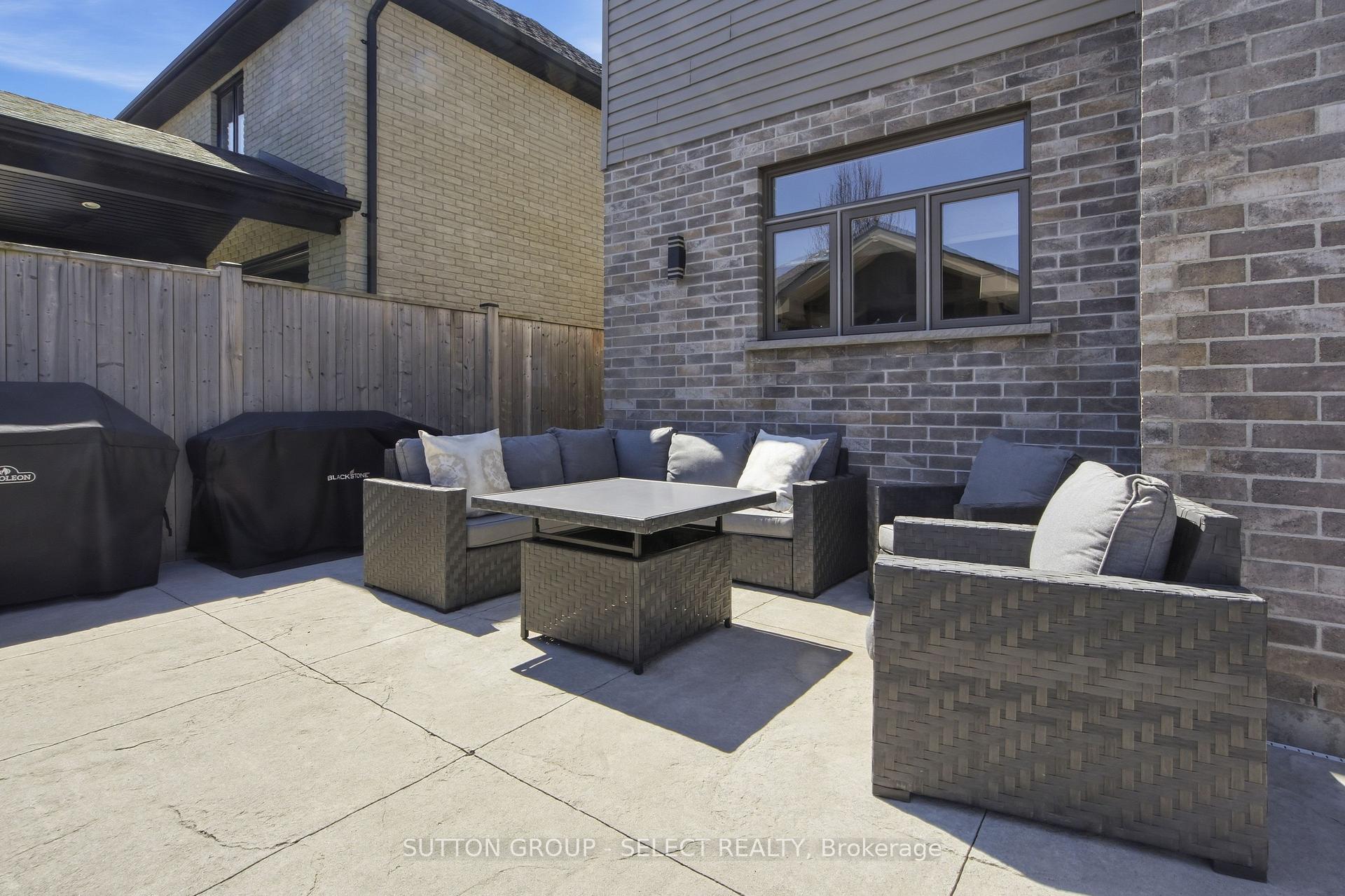 Photo 43 of 1042 Melsetter Way, London, North S — HOMEH