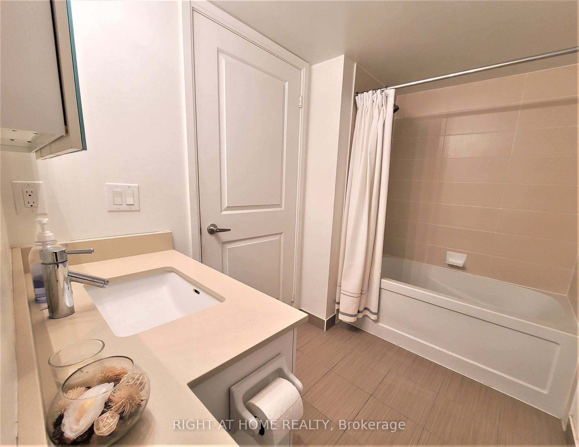 Photo 8 of Unit 711, 1 Michael Power Place, Etobicoke, Islington-City Centre West — HOMEH