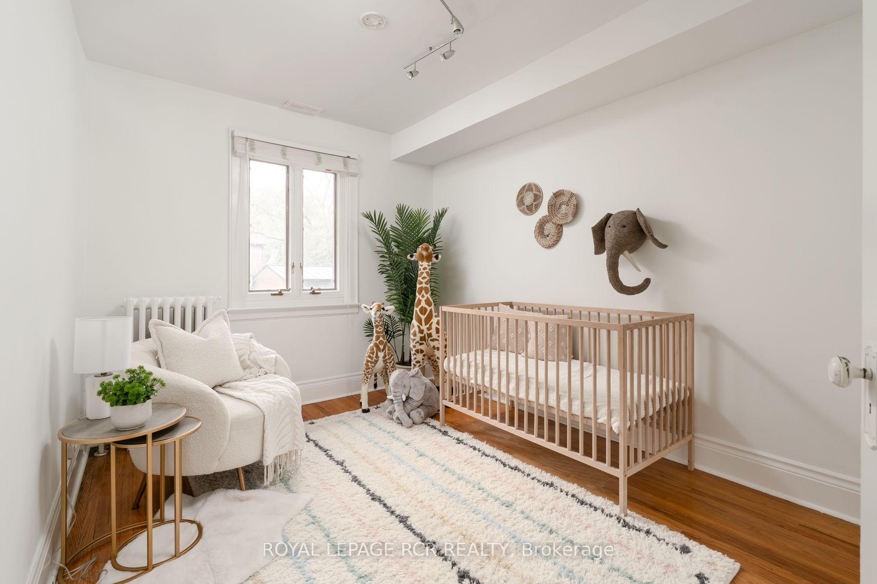 Photo 18 of 214 Briar Hill Avenue, Toronto, Lawrence Park South — HOMEH