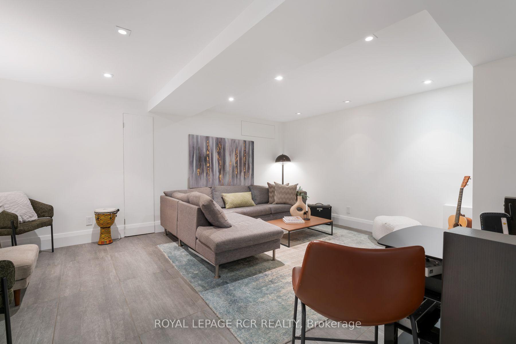 Photo 20 of 214 Briar Hill Avenue, Toronto, Lawrence Park South — HOMEH