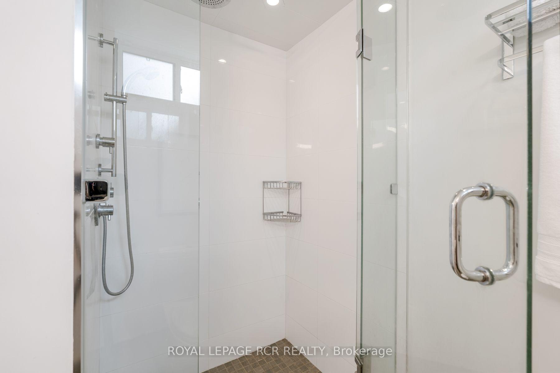 Photo 22 of 214 Briar Hill Avenue, Toronto, Lawrence Park South — HOMEH