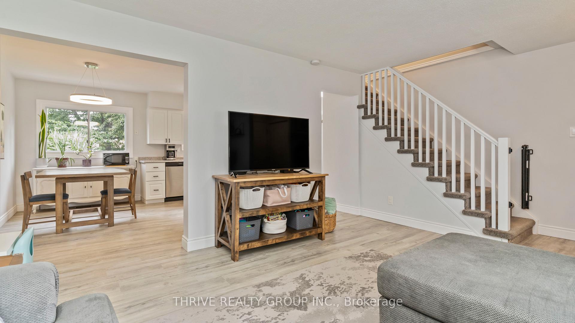 Photo 6 of 83 Scotchmere Crescent, London, South X — HOMEH