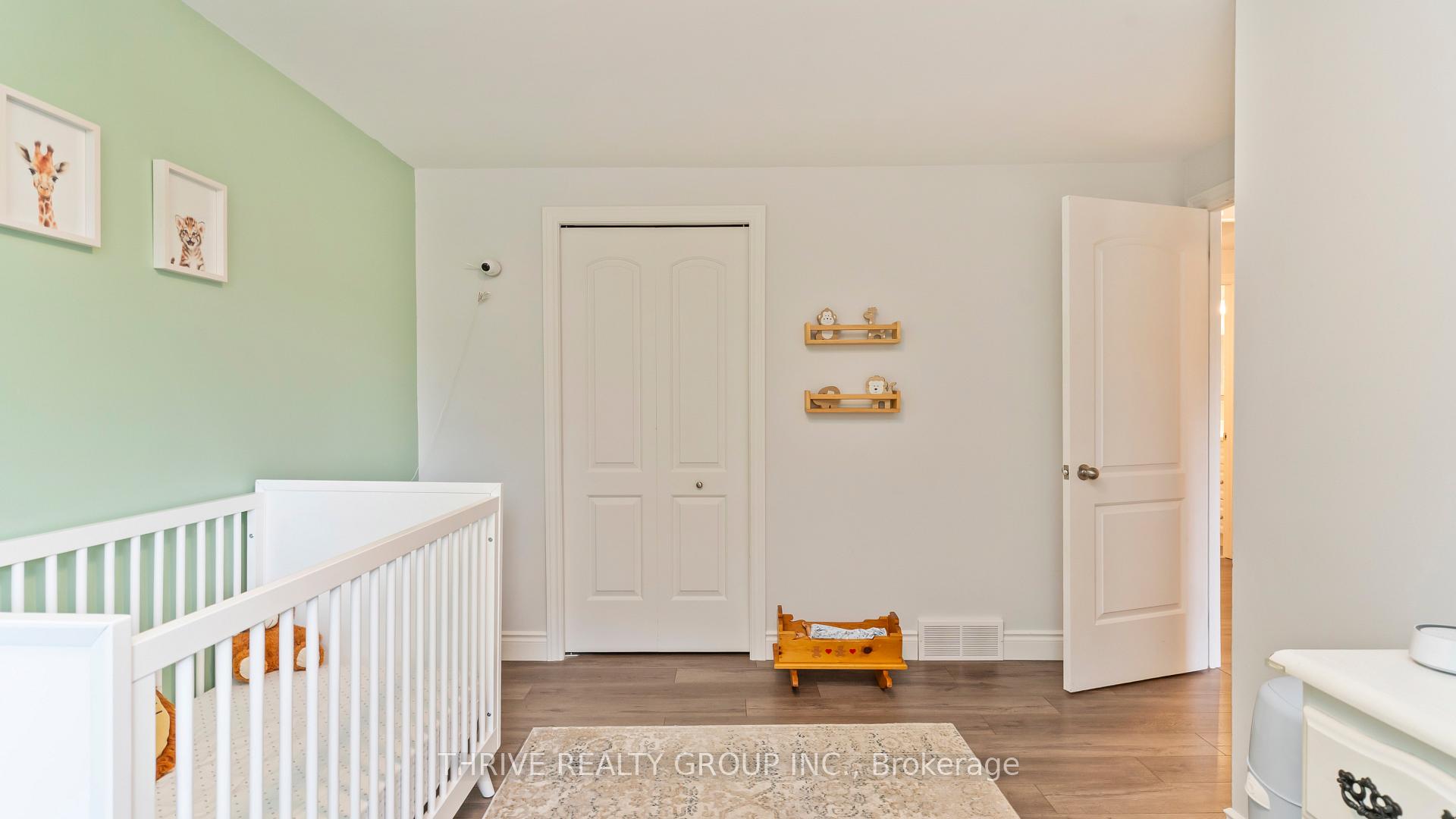 Photo 17 of 83 Scotchmere Crescent, London, South X — HOMEH