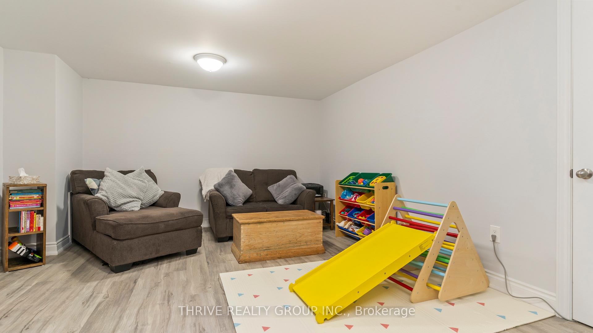 Photo 20 of 83 Scotchmere Crescent, London, South X — HOMEH
