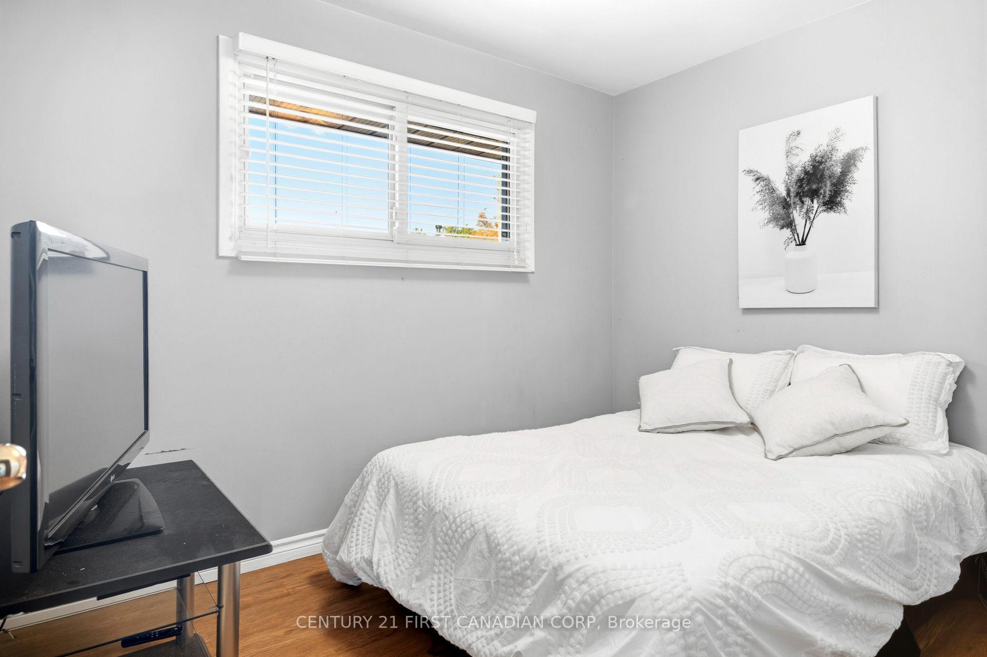 Photo 23 of 175 Bancroft Road, London, East I — HOMEH