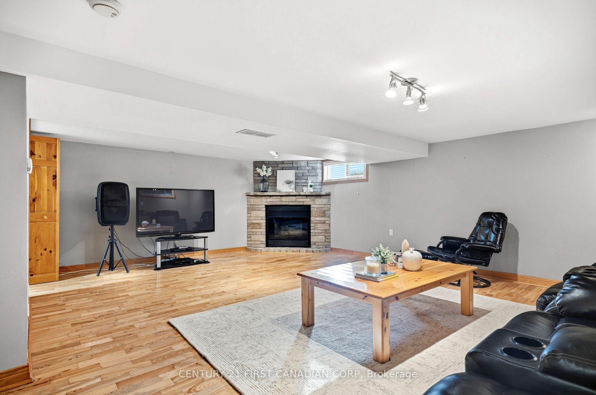 Photo 28 of 175 Bancroft Road, London, East I — HOMEH