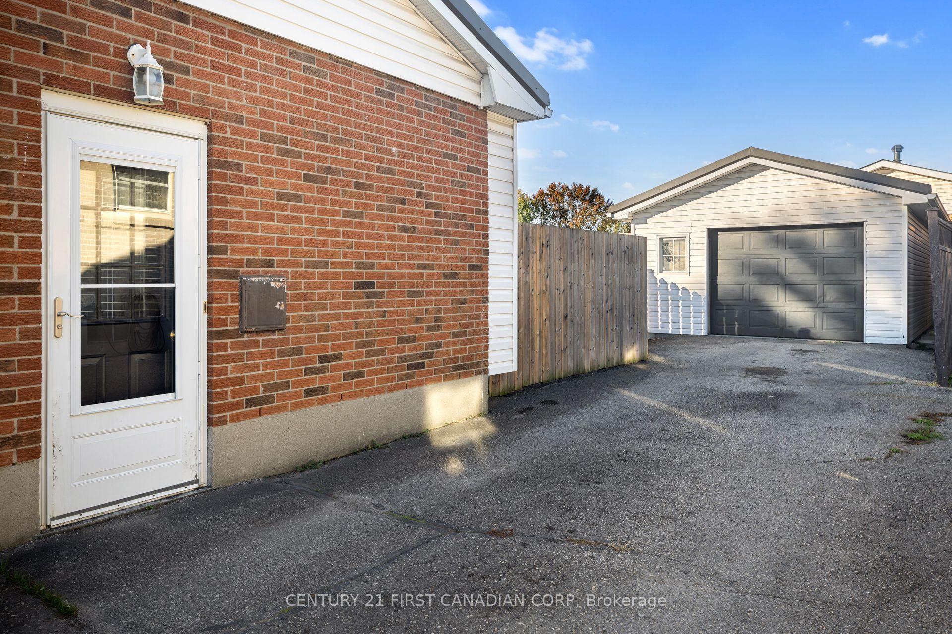 Photo 3 of 175 Bancroft Road, London, East I — HOMEH