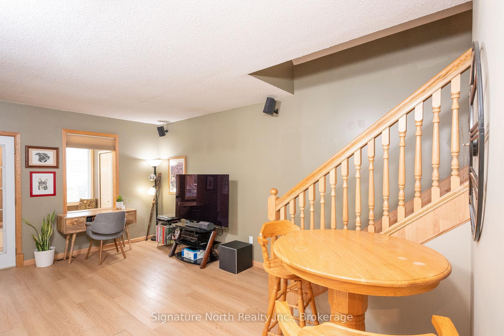 Photo 12 of 17 Ontario Street W, Thunder Bay, Court / Cumberland — HOMEH