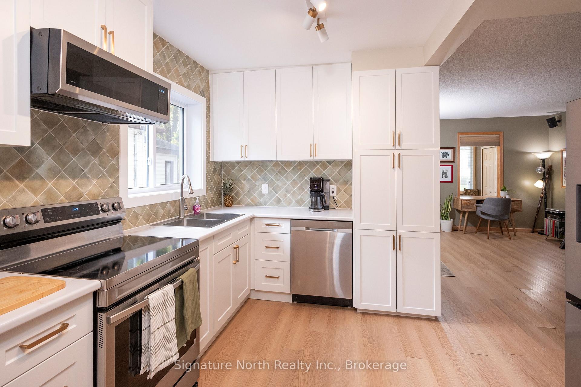 Photo 19 of 17 Ontario Street W, Thunder Bay, Court / Cumberland — HOMEH