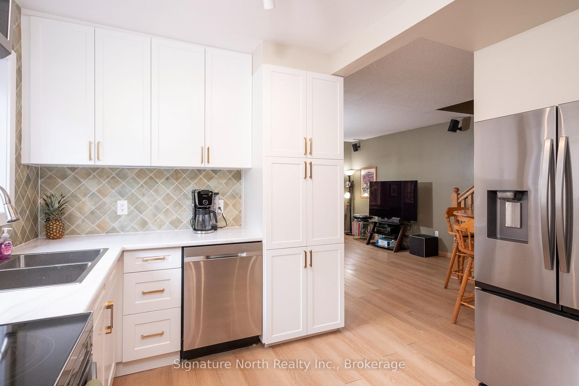 Photo 21 of 17 Ontario Street W, Thunder Bay, Court / Cumberland — HOMEH