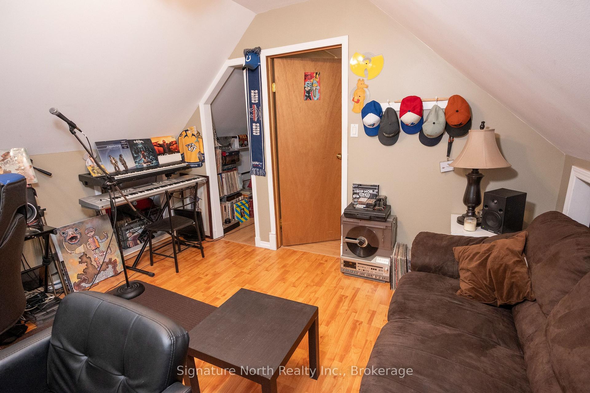 Photo 29 of 17 Ontario Street W, Thunder Bay, Court / Cumberland — HOMEH