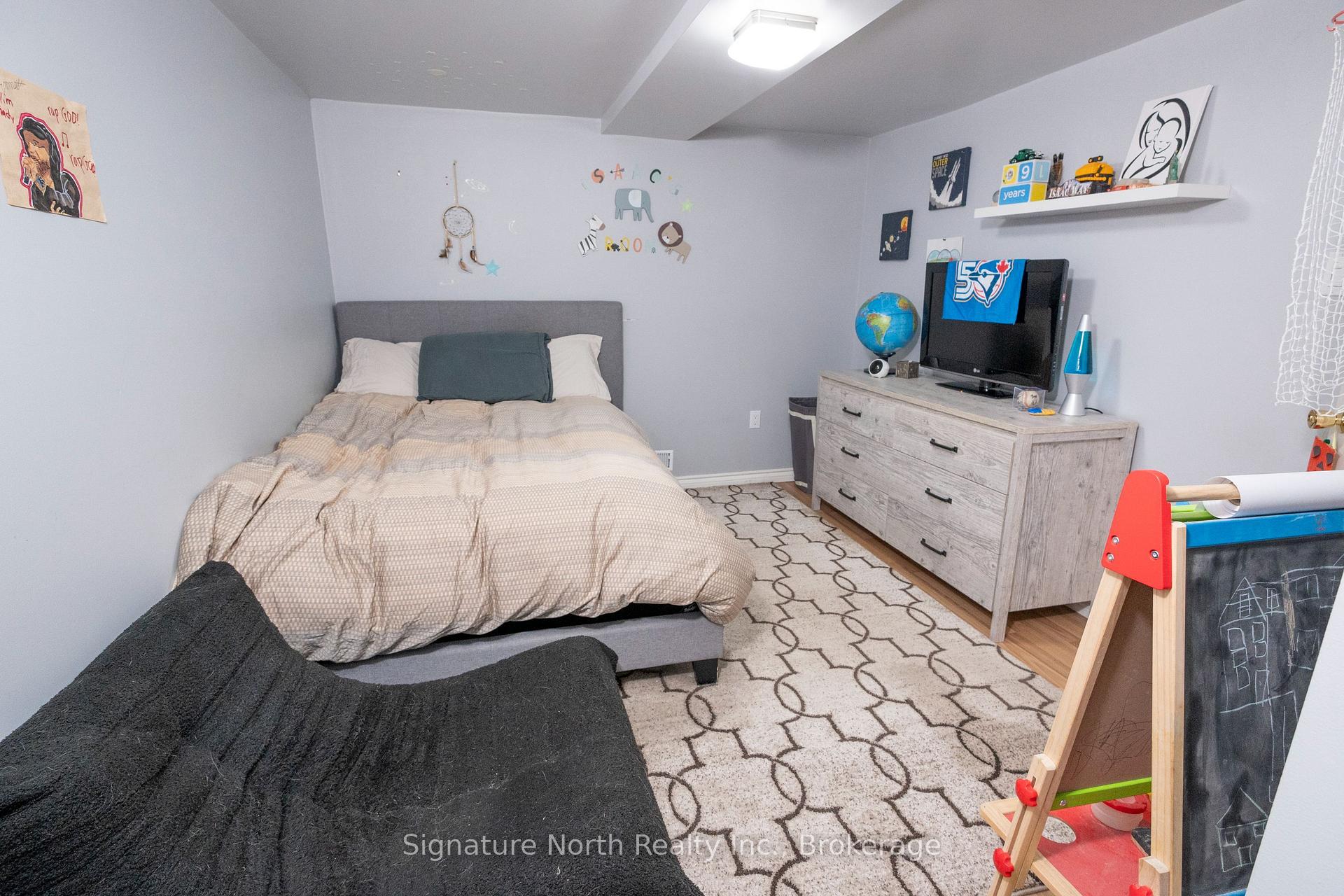 Photo 33 of 17 Ontario Street W, Thunder Bay, Court / Cumberland — HOMEH