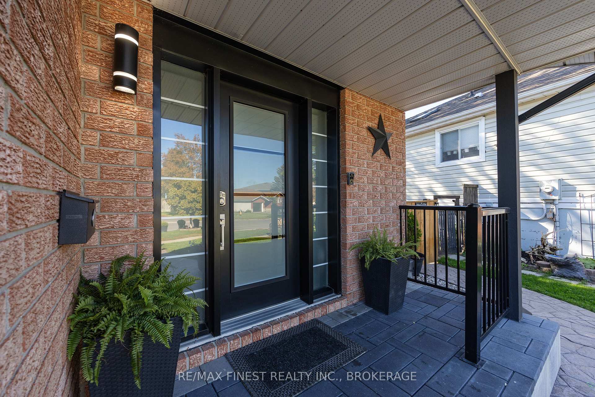 Photo 5 of 1377 Brackenwood Crescent, Kingston, City Northwest — HOMEH