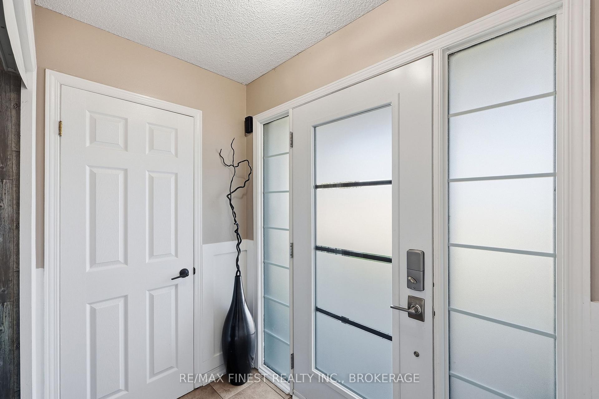 Photo 6 of 1377 Brackenwood Crescent, Kingston, City Northwest — HOMEH