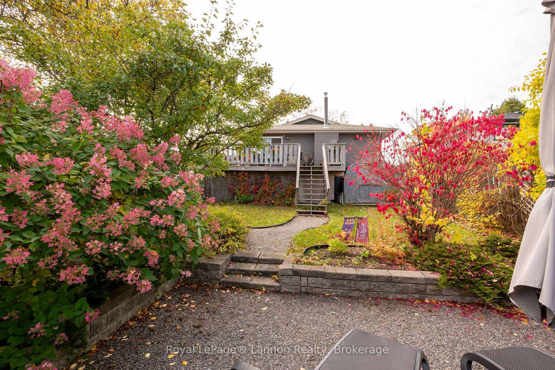 Photo 3 of 612 Lanark Crescent, Thunder Bay, County Park — HOMEH