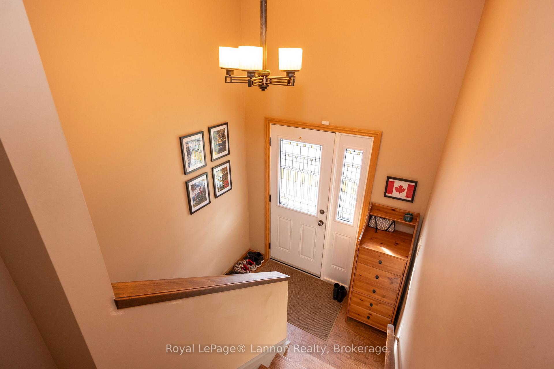 Photo 9 of 612 Lanark Crescent, Thunder Bay, County Park — HOMEH