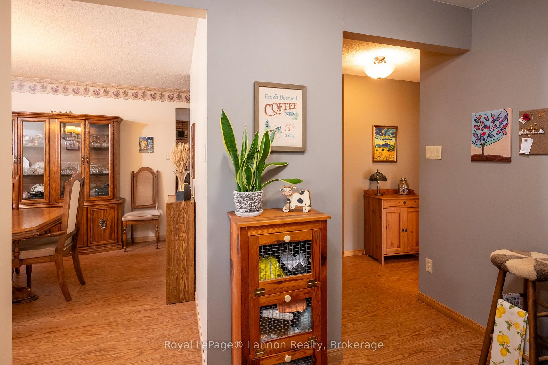 Photo 12 of 612 Lanark Crescent, Thunder Bay, County Park — HOMEH