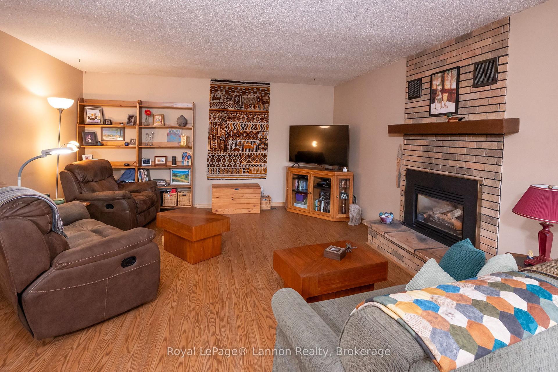 Photo 19 of 612 Lanark Crescent, Thunder Bay, County Park — HOMEH