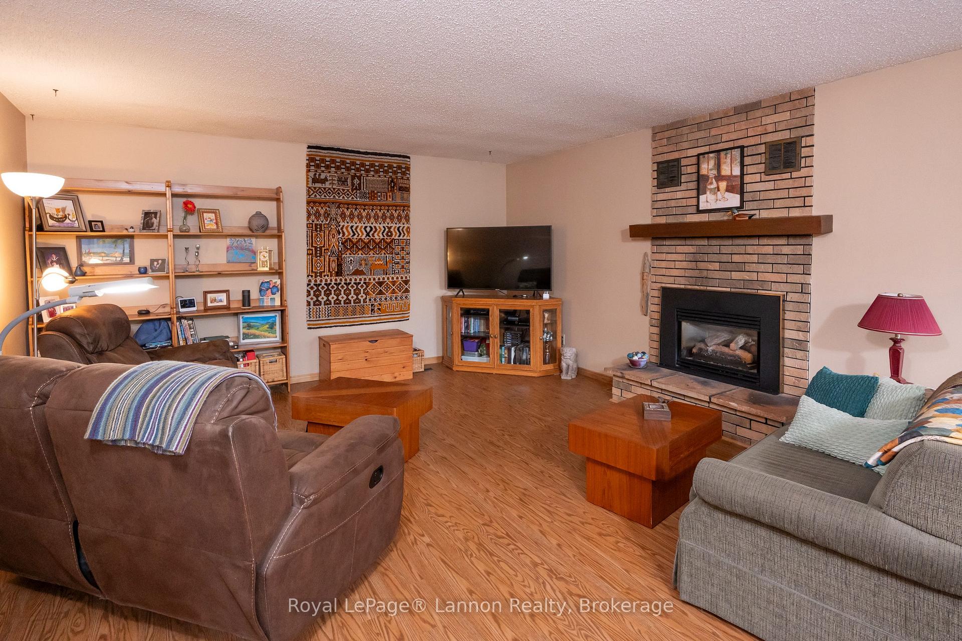 Photo 20 of 612 Lanark Crescent, Thunder Bay, County Park — HOMEH