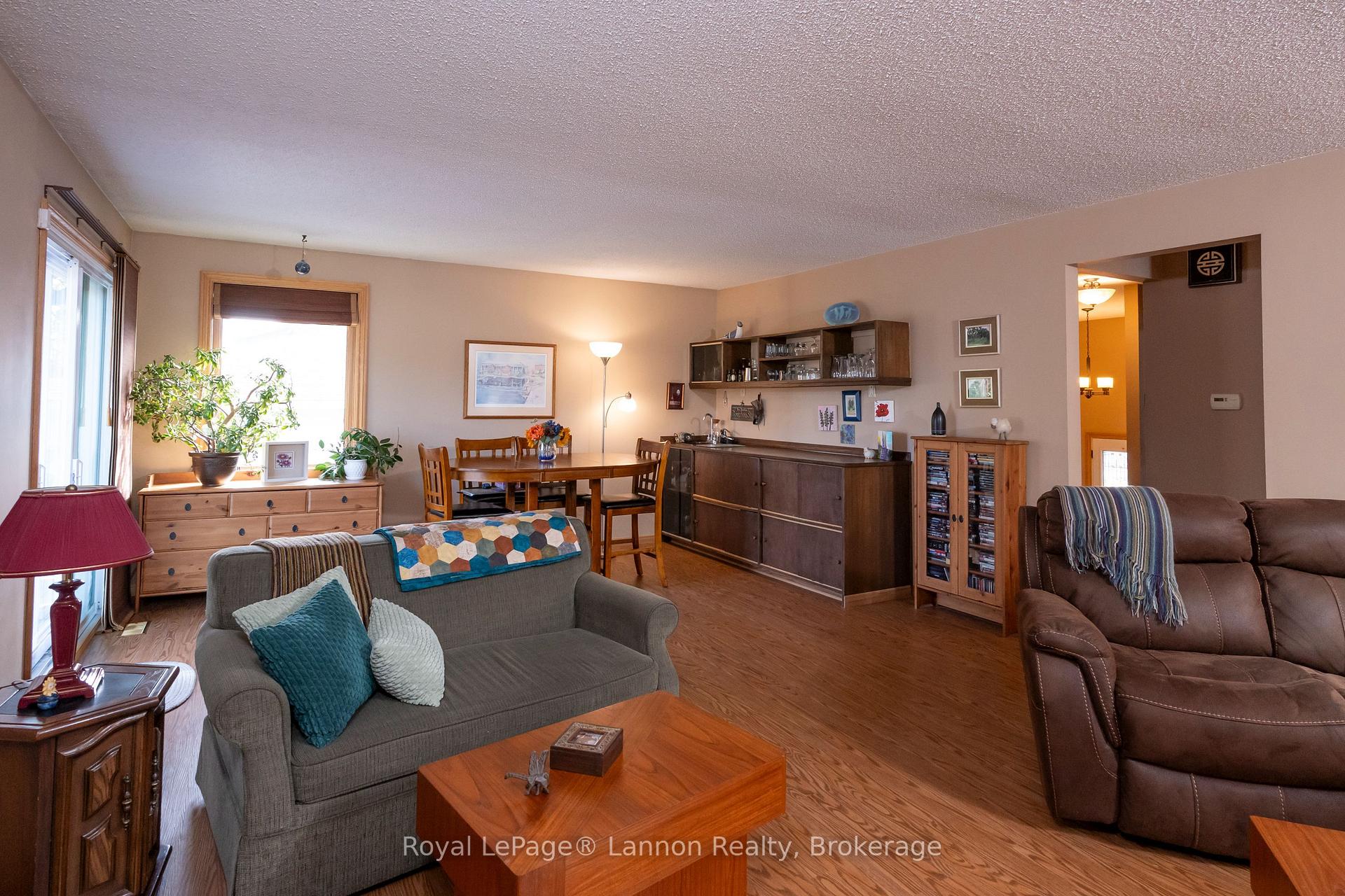 Photo 21 of 612 Lanark Crescent, Thunder Bay, County Park — HOMEH
