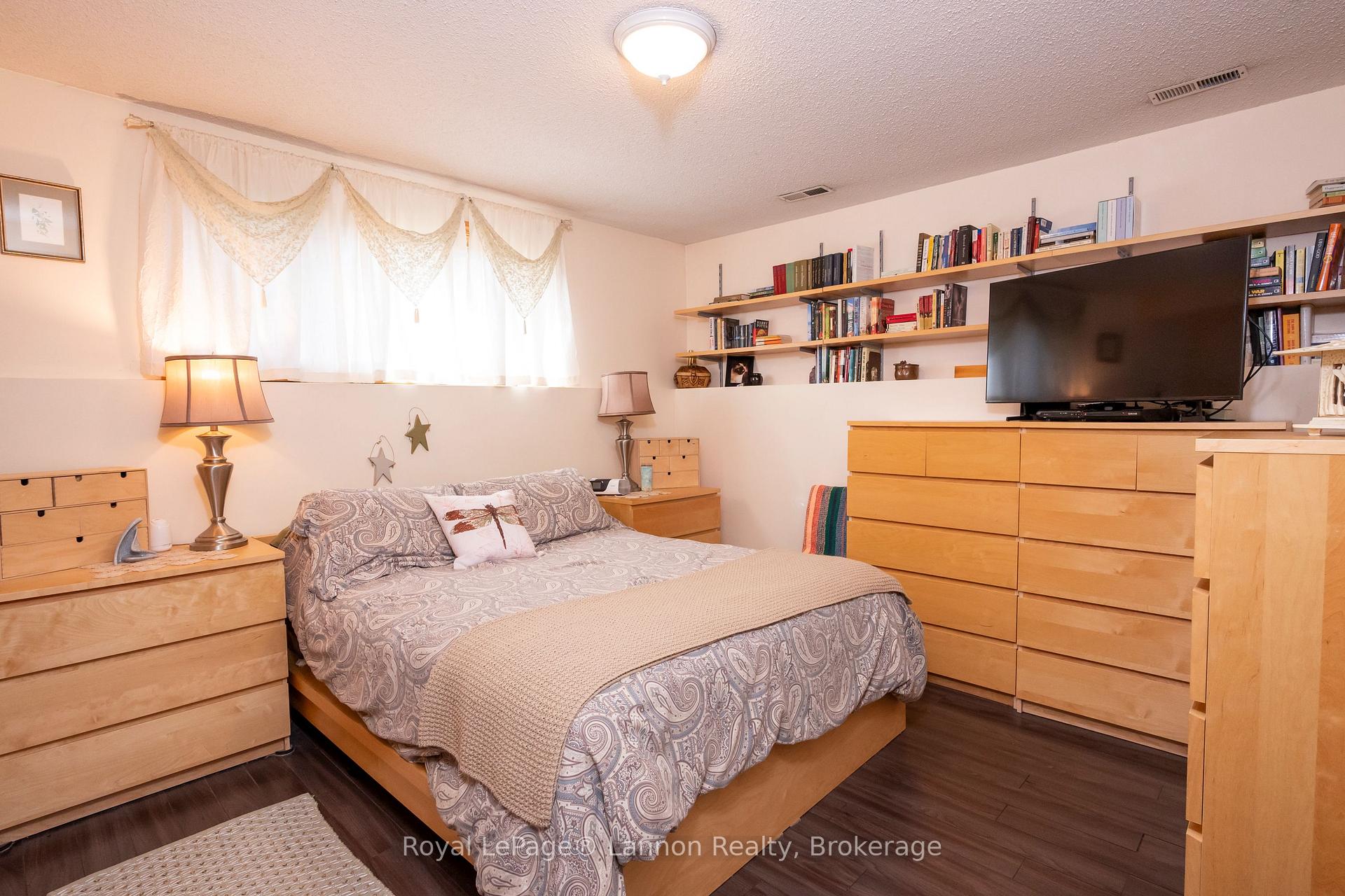 Photo 23 of 612 Lanark Crescent, Thunder Bay, County Park — HOMEH